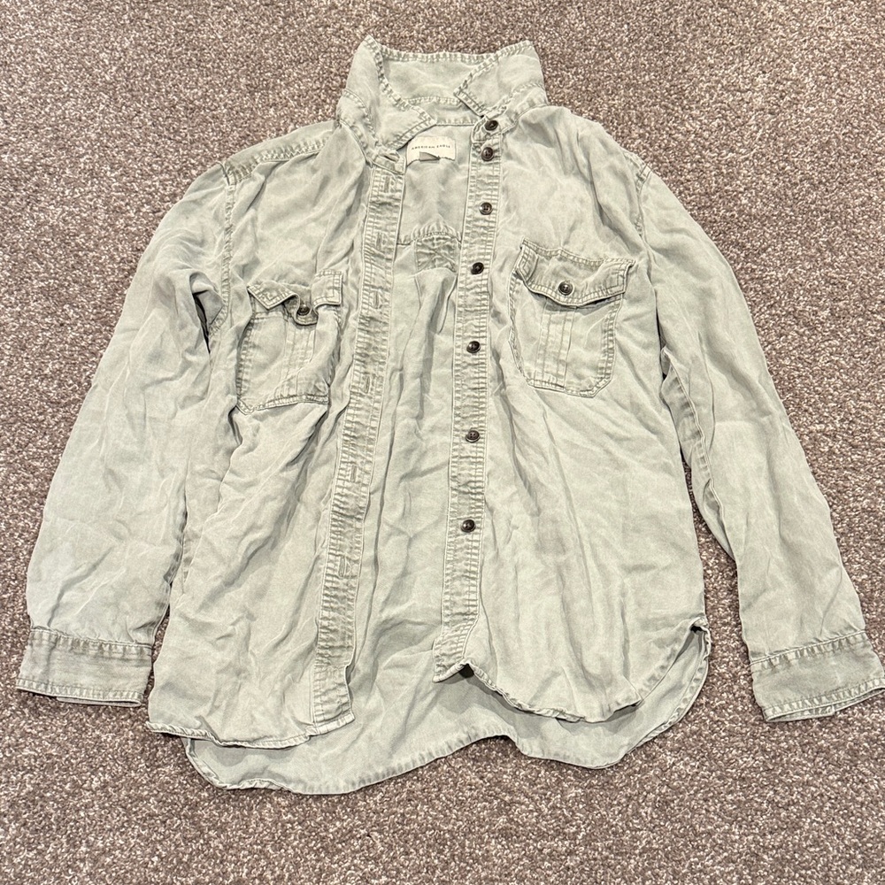 Women’s American Eagle Outfitters Button Down Shirt